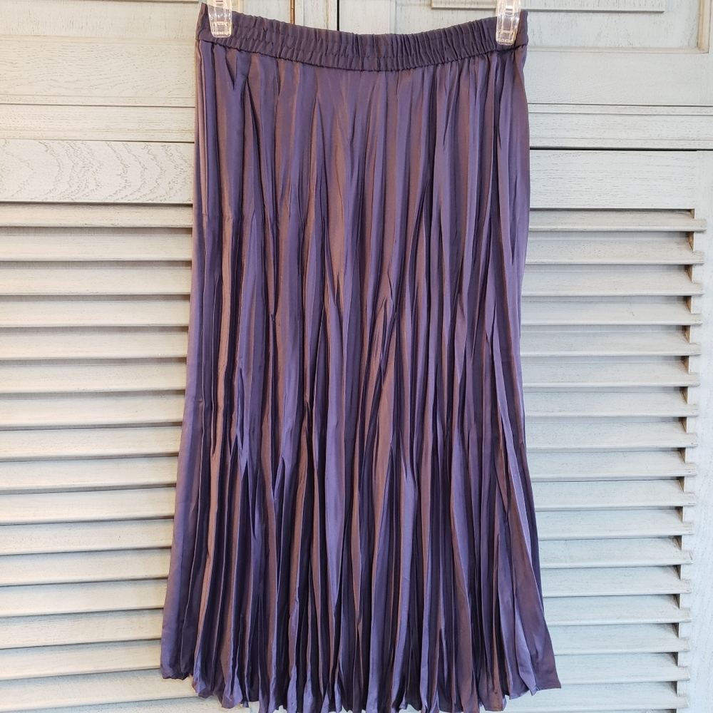 💙Time & Tru Women's Navy Crinkled Skirt Size M NWOT💙